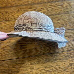 Women's Straw Hat with bow, Brown with animal design print, So Pretty, Ex Cond!